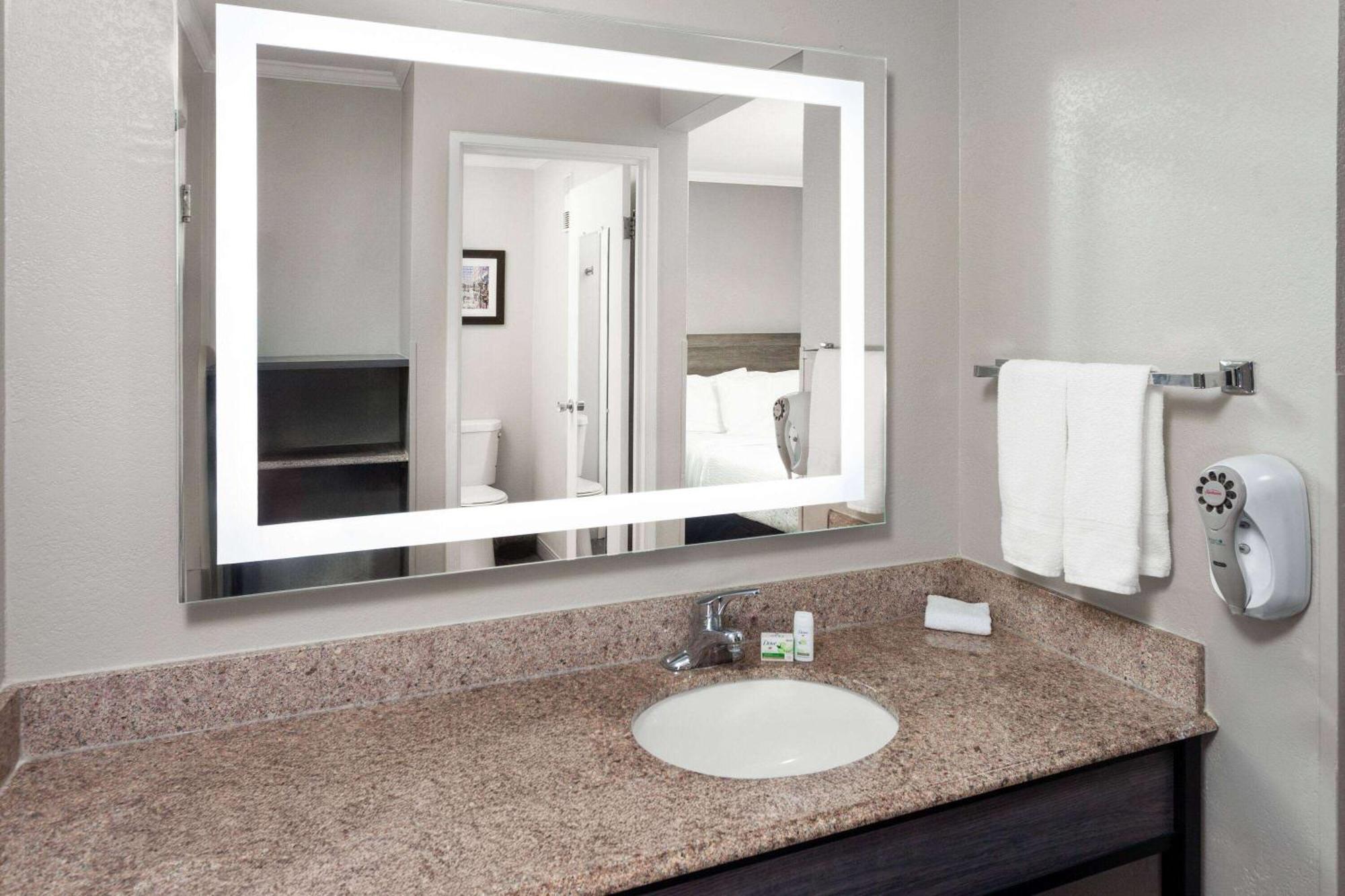 La Quinta Inn By Wyndham Cleveland Independence Zewnętrze zdjęcie
