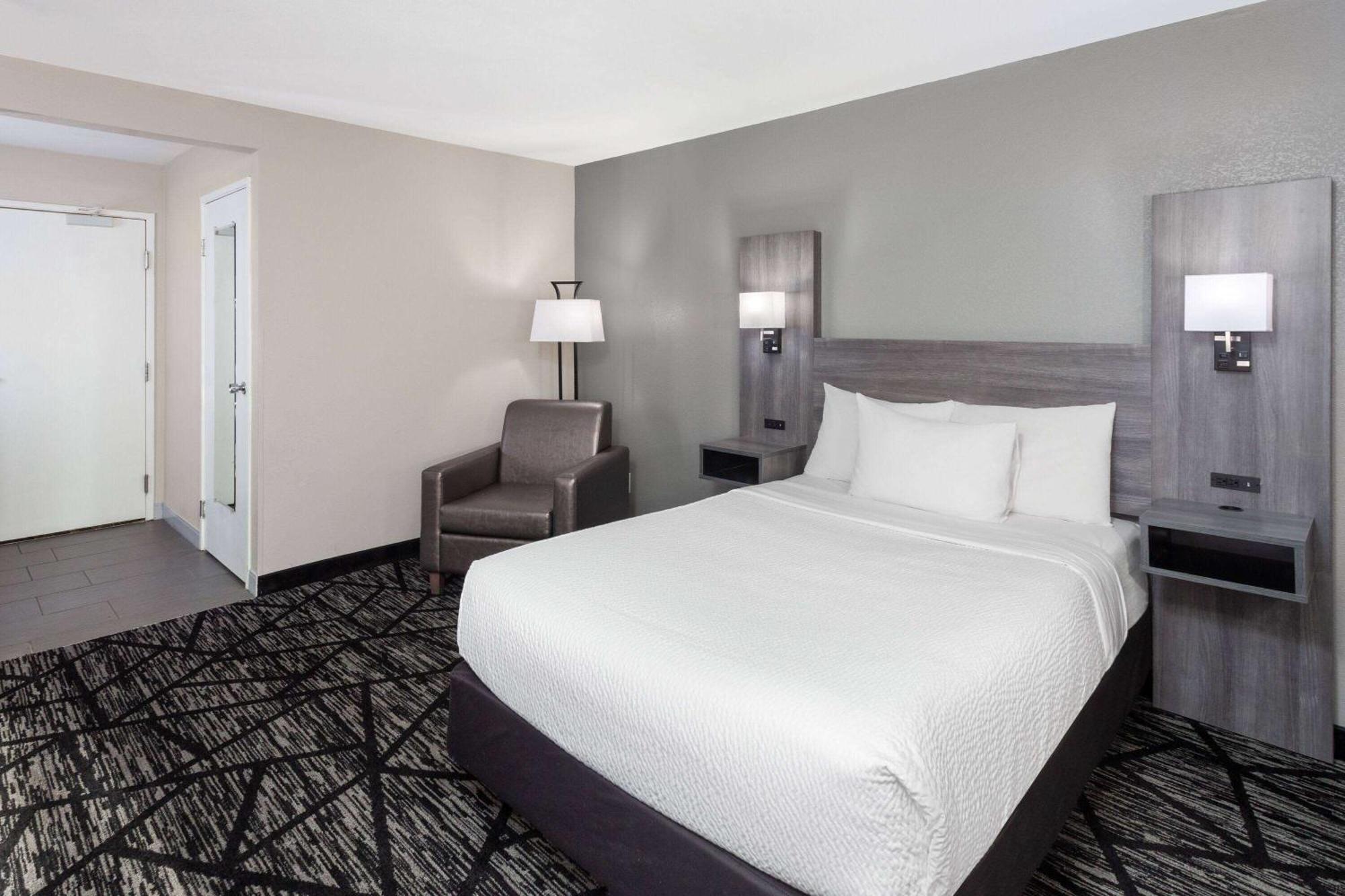 La Quinta Inn By Wyndham Cleveland Independence Zewnętrze zdjęcie